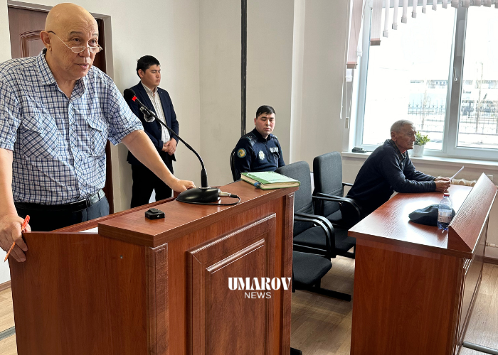 В Уральске арестовали общественника, снявшего на видео пакеты с продуктами под столом у охранника в здании партии «Аманат» (ВИДЕО)