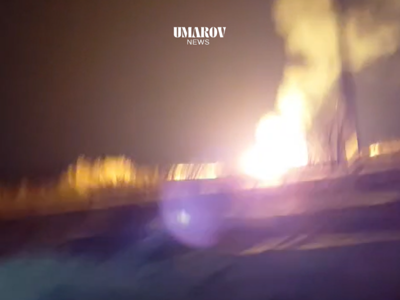 БҚО-да Петрово ауылының тұрғындары Рожков кен орнындағы газдың жануын видеоға түсірді (ВИДЕО)