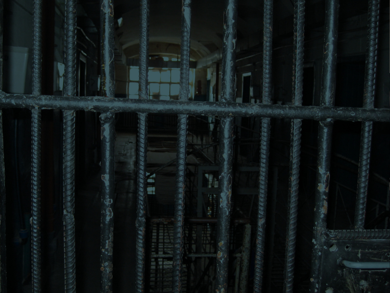 Бывший чиновник, подозреваемый в изнасиловании несовершеннолетней, скончался в больнице Уральска 